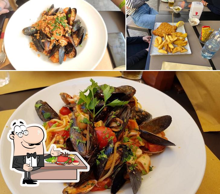 Prova la cucina di mare a 'Osteria Al Vicolo Garda'