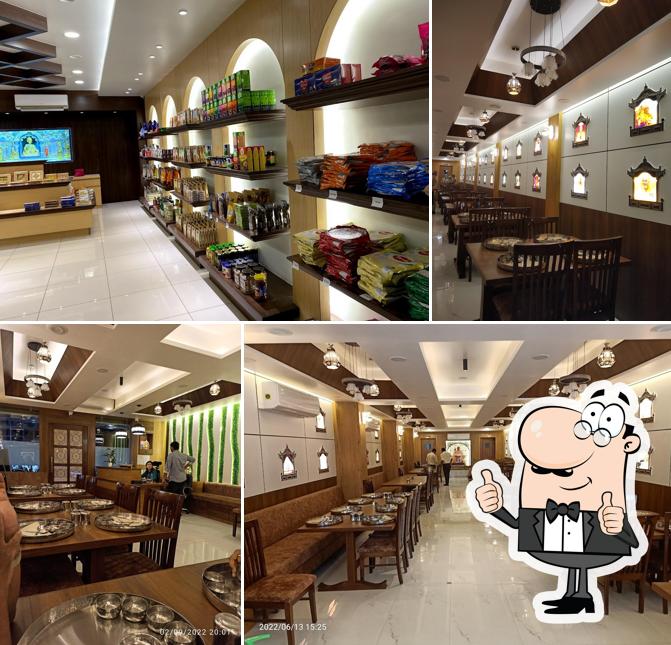 Here's an image of Akshardham Gujarati Thali