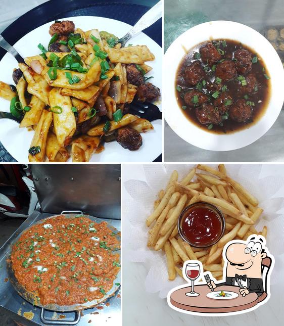 Food at Manohar Cafe