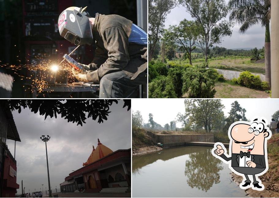 Check out how Budni Hotel Rajpoot looks outside