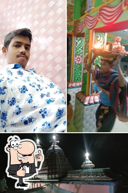 Look at the photo of Indrapuri Hotel