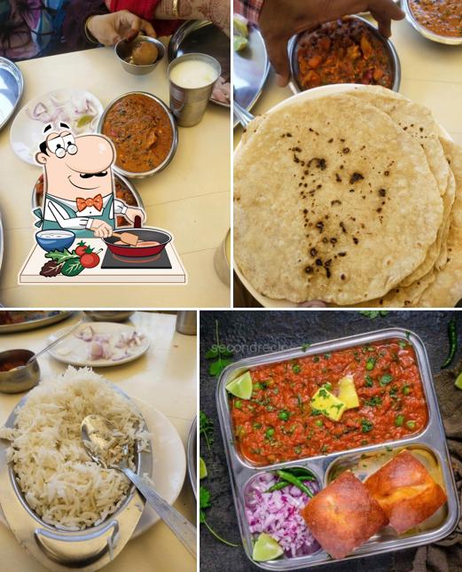 Chicken curry at Kanak Dining Hall