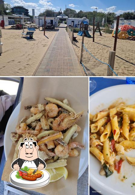 La cibo e interni del ristorante