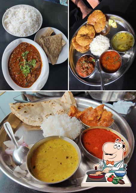 Chicken curry at Vaibhavraj Garden Restaurant