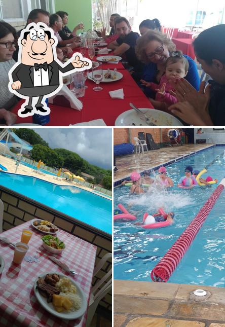 Sente em uma das mesas no Restaurante Morgenau - Sede Esportiva