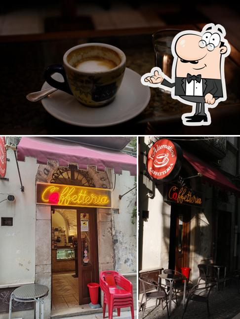 La immagine di interni e cibo da L'Alternativa