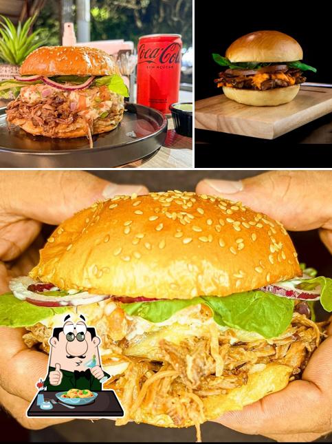 Sanduíche de carne de porco desfiada em Felip's Burguer Hamburgueria Ponta Porã
