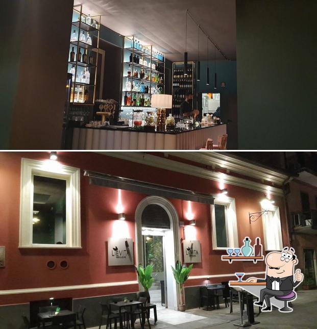 Dai un'occhiata agli interni di Lièvita Food & Lounge