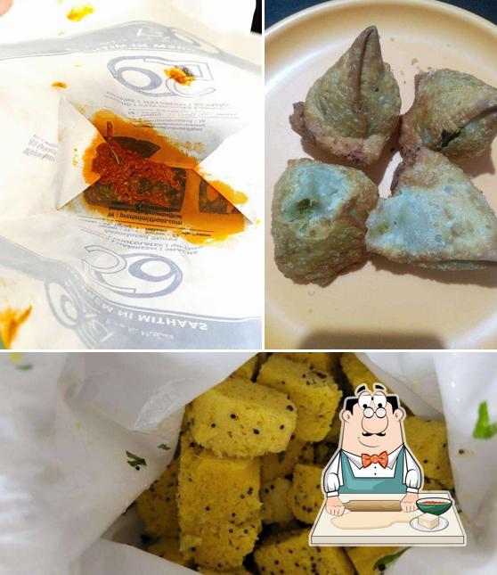 Samosa at Radhe Sweets & Bakers