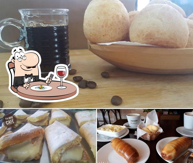 Comida em Tia Nair Café