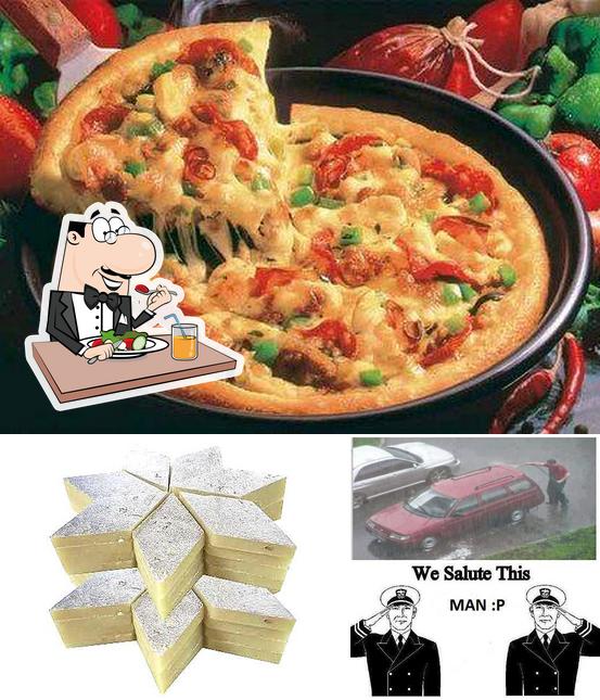 The picture of McDonald's’s food and exterior