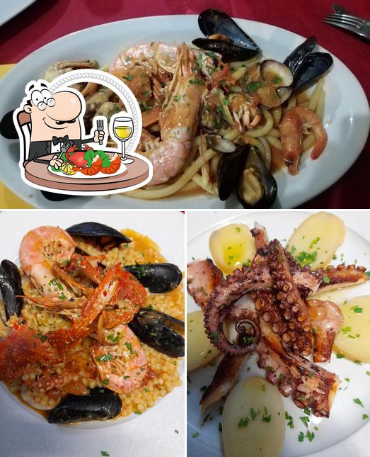 Scegli tra i vari prodotti di cucina di mare proposti a Trattoria Sa Merenda