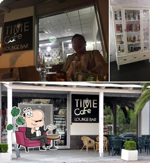 Gli interni di TIME Cafe - Racalmuto - Lounge Bar