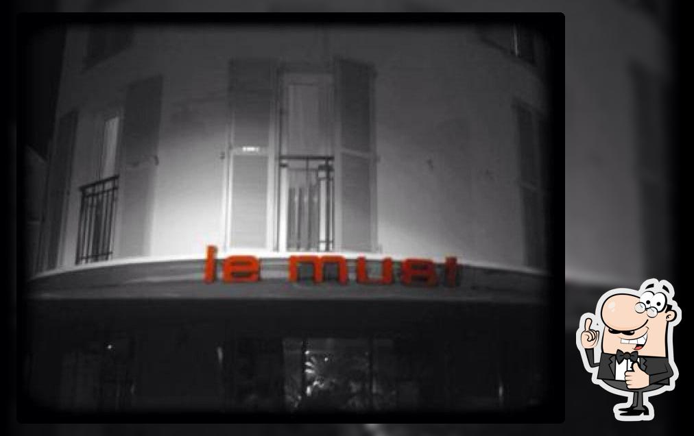 Le Must