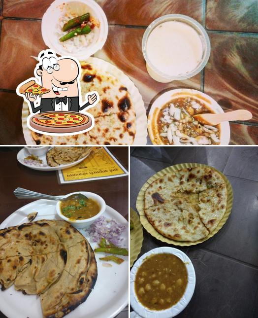 Get pizza at Amritsari kulche wale