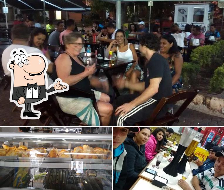 O interior do Esfera Restaurante e Lanchonete