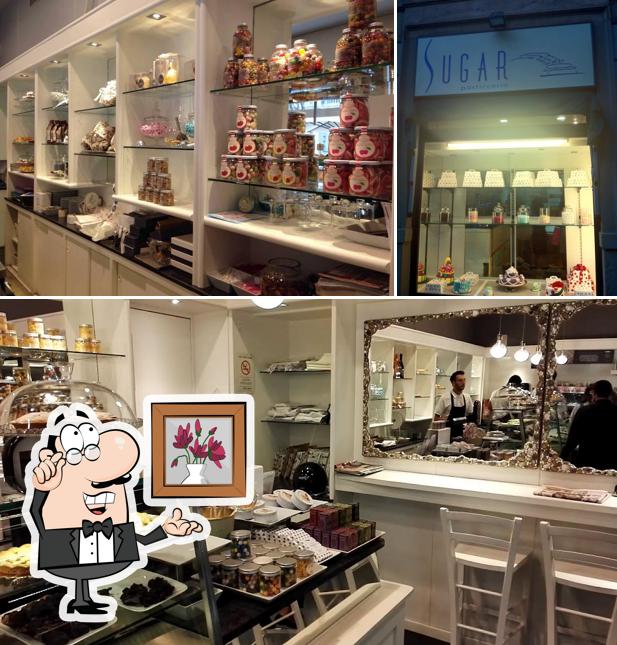 Siediti a un tavolo di Sugar