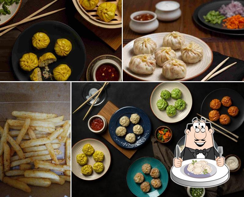 Dumplings at Zomoz - The Momo Company