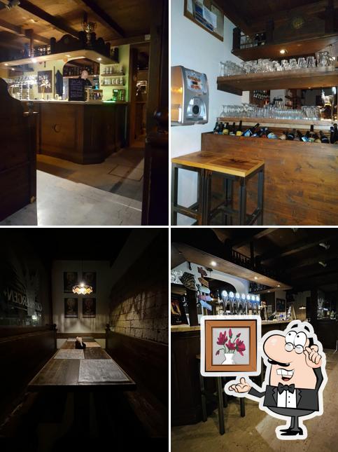 Siediti a un tavolo di Old Station Pub
