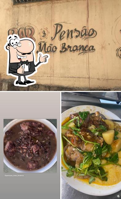 See this pic of Pensão do Mão Branca