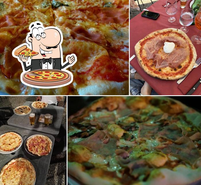 Scegli una pizza a Ristorante Riviera