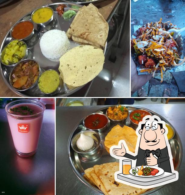 Meals at तांबे-आहार-गृह