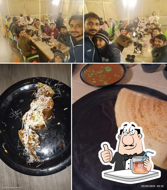 Mahadev chula dosa Himmatnagar is distinguished by drink and food