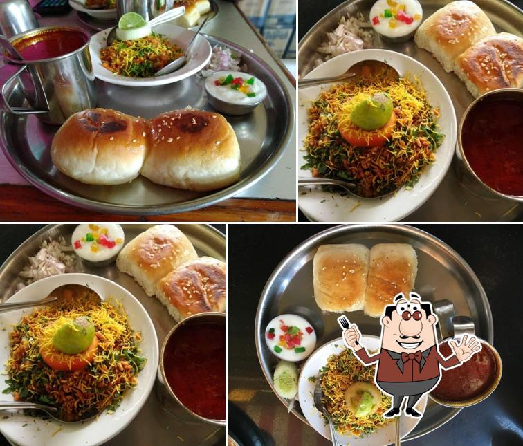 Food at Shakuntala Misal