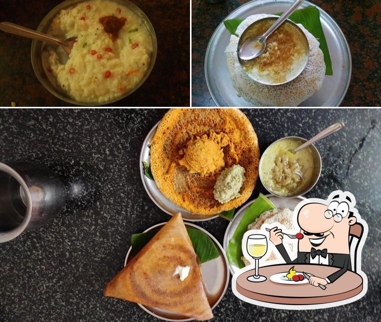 Food at Shri Gajanana Refreshments