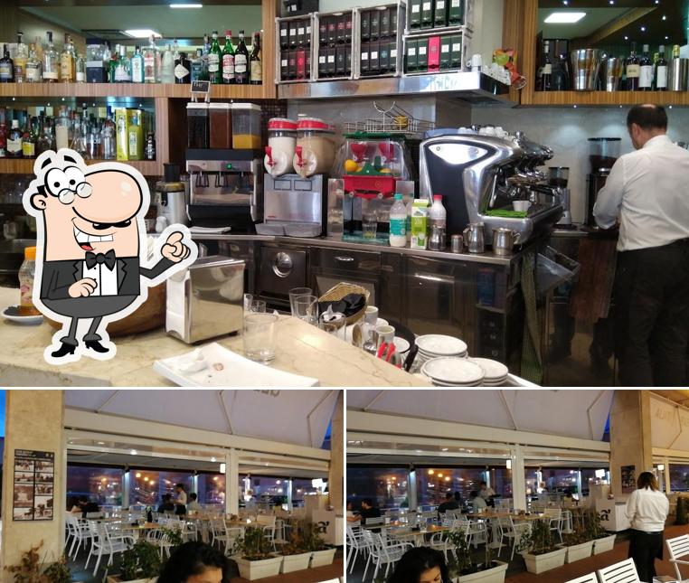 Siediti a un tavolo di Bar Italia - Caffetteria e Gelateria