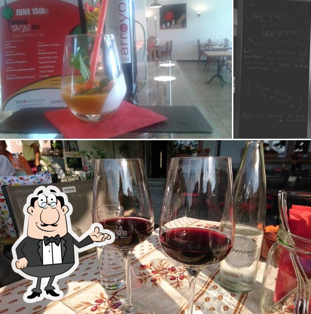 La immagine della interni e lavagna di Restaurant Ziegelhof / Tapeó
