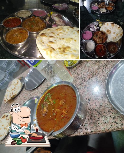 Chicken curry at Hotel Kolhapur Sanskruti