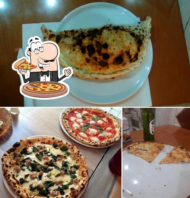 Ordina una pizza a Pizzeria Le Piramidi
