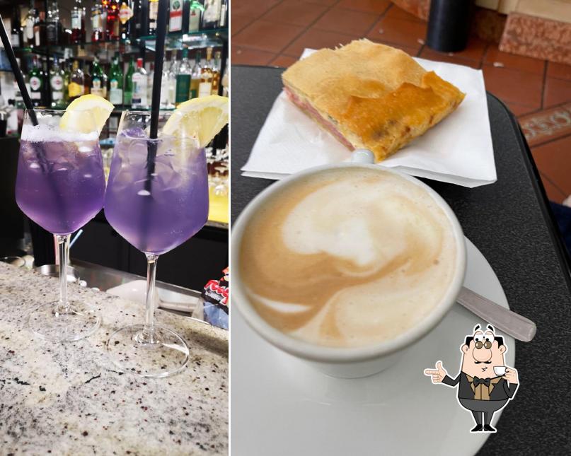 Goditi un drink a Bar Cavour