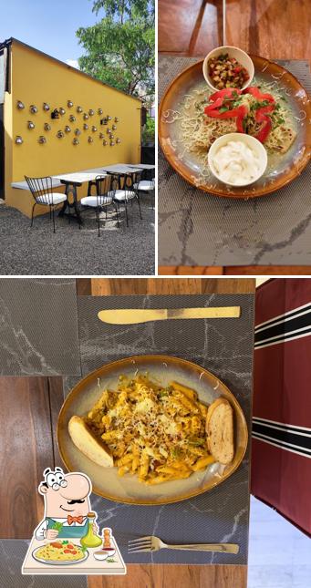 Meals at Chai Ki Chuski Sardarpura