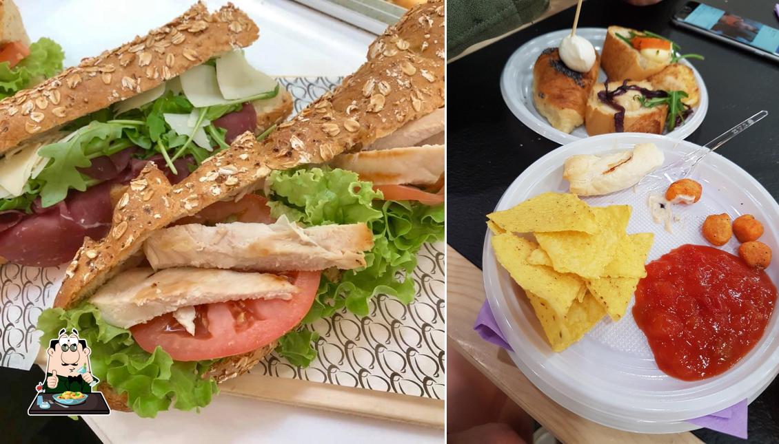 Piatto di formaggi al Chapeau Cafè Le Due Torri