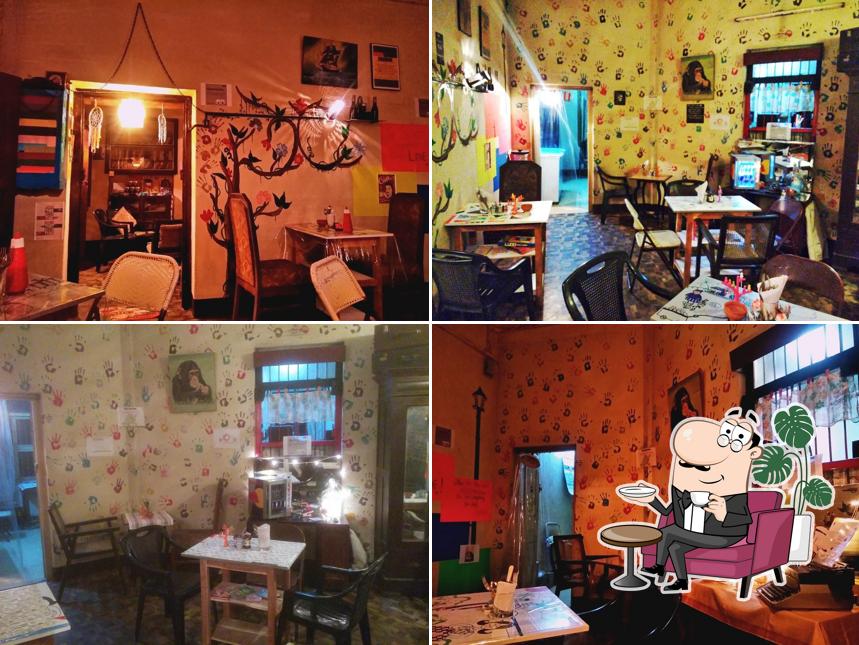 Charlie's Corner (Cafe)