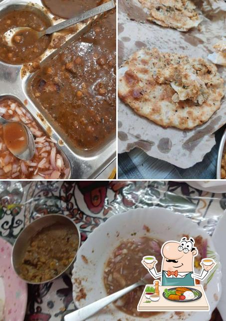 Food at Special Amritsari Kulcha