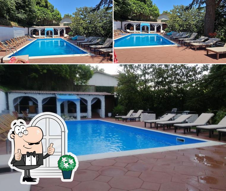 Puoi goderti l'aria fresca dal dehors di L'incognita Club privè