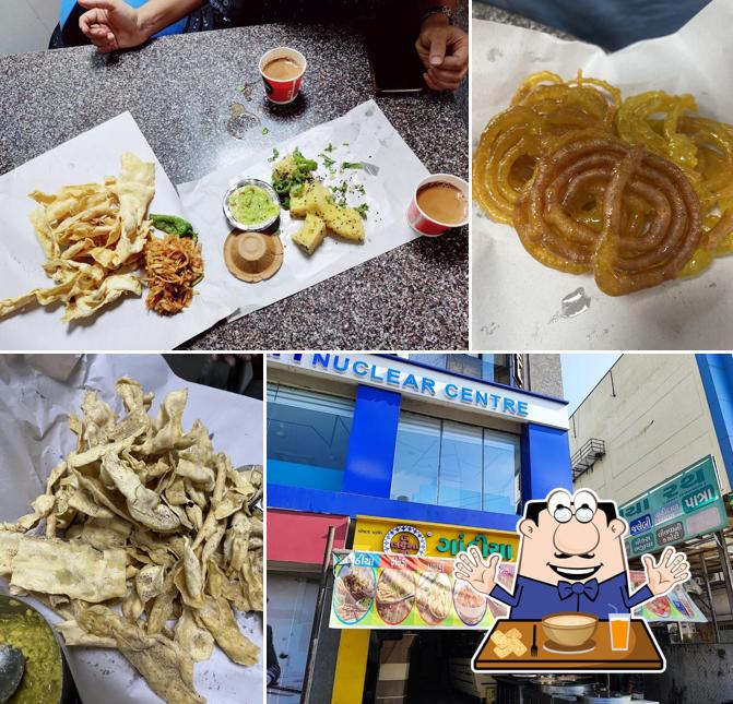 Food at लक्ष्मी गाँठिया रथ (Laxmi gathiya rath)