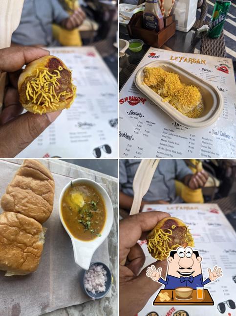 Food at Le Farsan Truck Cafe