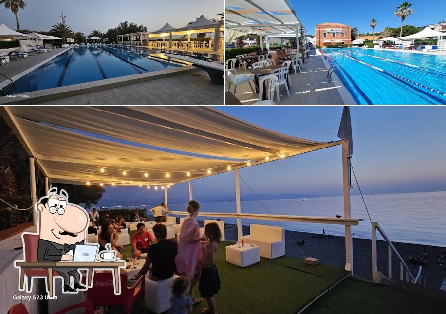 Dai un'occhiata agli interni di Tonnara Beach Club