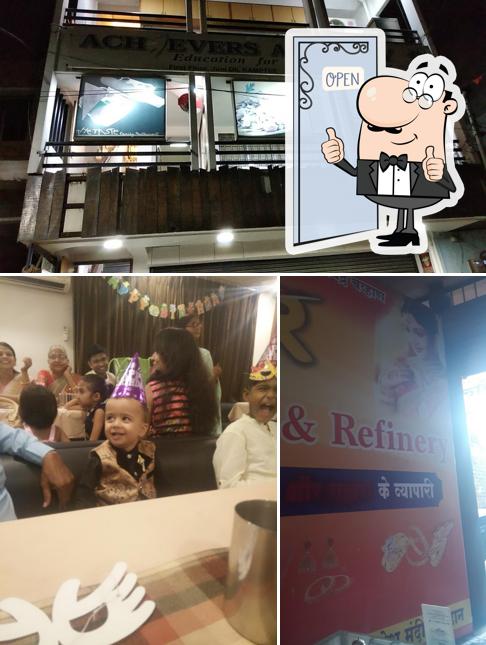 Look at this picture of The Taste Family Restaurant & Cafe