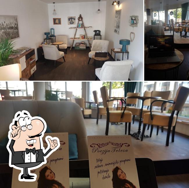 Siediti a un tavolo di kavarna Kavenija