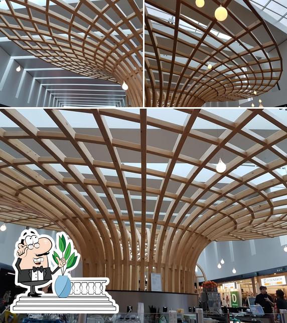 Gli esterni di Pause-Café Marin