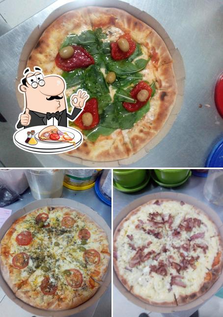 Peça diversos estilos de pizza