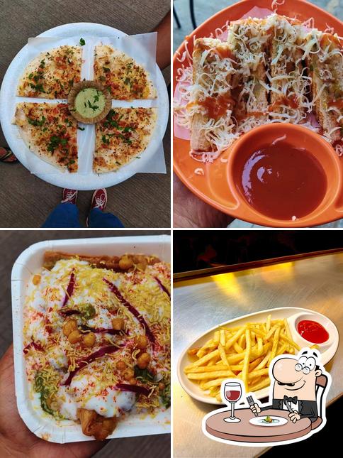 Food at Kesari Bhel