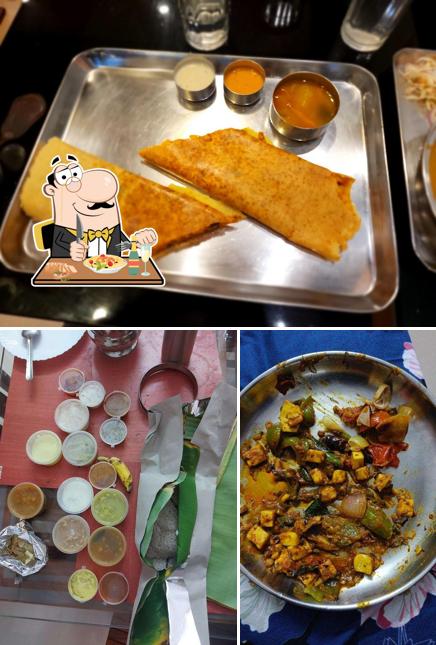 Food at Vaiga's Oottupura Vegetarian Restaurant