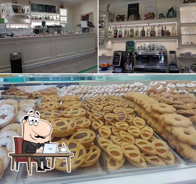 La interni e cibo del ristorante