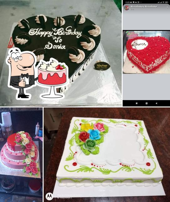 Red velvet cake at Nirmal Bakery